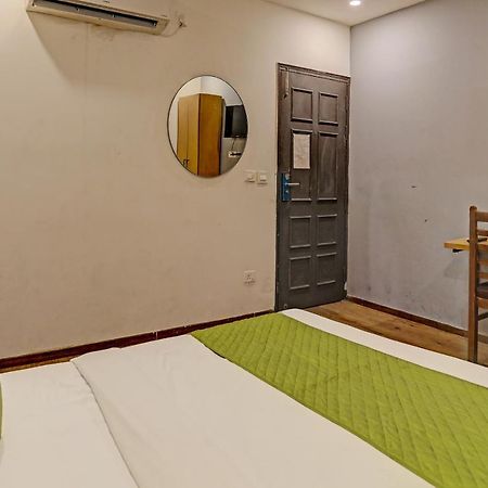 Hotel Admire Inn "Near Atal Chowk, Sector 15, Vasundhara" Газиабад Экстерьер фото